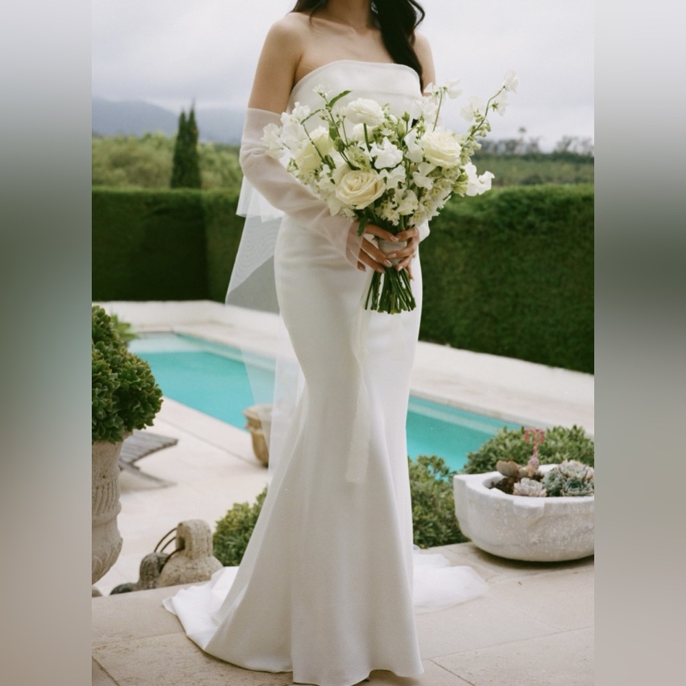 Newhite “FATE” wedding gown